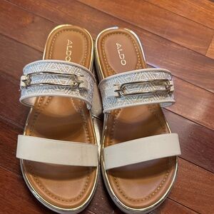 Aldo Women's Cream and Gold Sandals